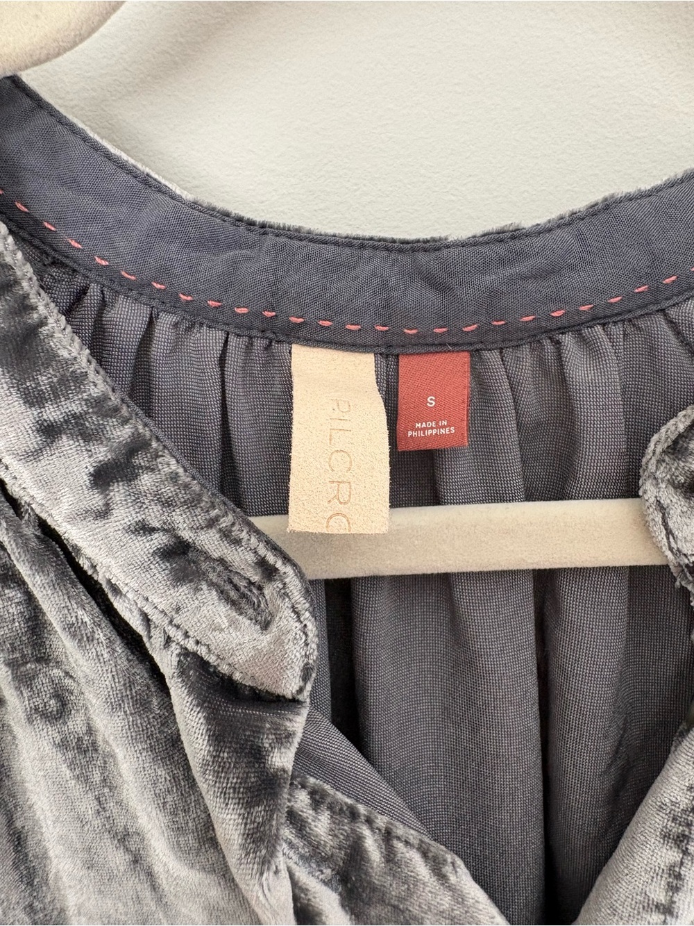 Pilcro by Anthropologie Gray Silver Velvet Blouse size Small - Picture 3 of 6